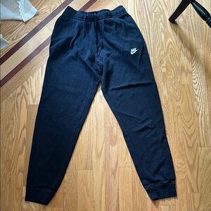 Nike Black Jogger Sweatpants Elastic Cuffs Tapered Fit